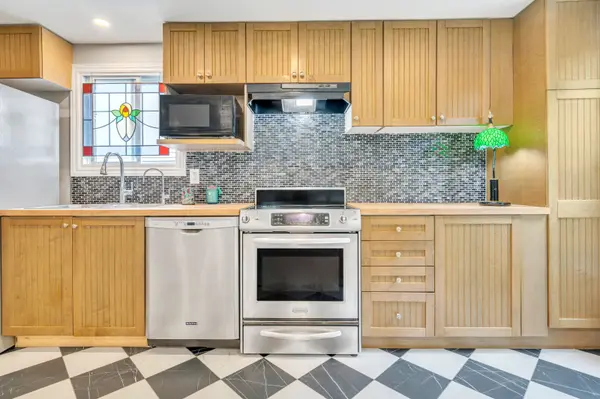 24 Argyle RD, Barrie, ON L4N 6P7