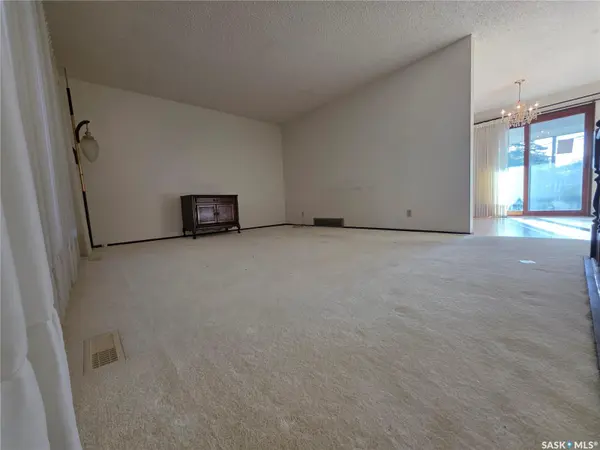 624 7th AVENUE NE, Swift Current, SK S9H 2N9