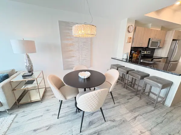 16 Mcadam AVE #408, Toronto W04, ON M6A 0B9