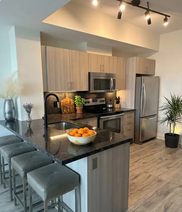 16 Mcadam AVE #408, Toronto W04, ON M6A 0B9