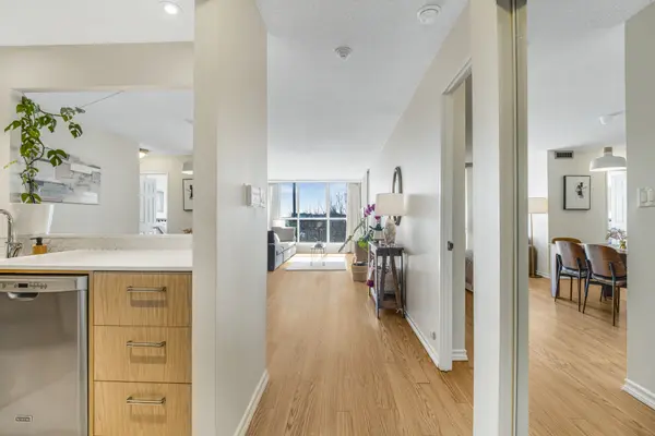 22 Southport ST #438, Toronto W01, ON M6S 4Y9