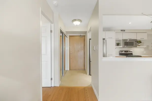 22 Southport ST #438, Toronto W01, ON M6S 4Y9