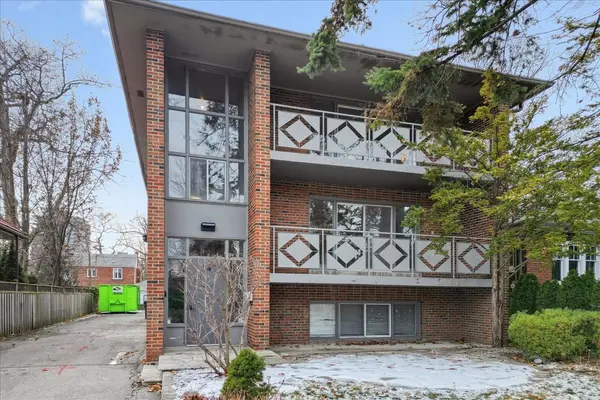 24 Oakwood AVE N, Mississauga, ON L5G 3L7