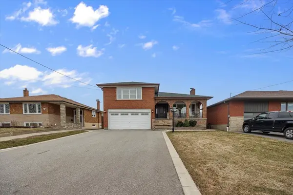 91 Macleod ST, Toronto W04, ON M6L 2M8