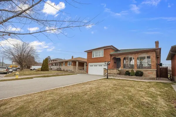 91 Macleod ST, Toronto W04, ON M6L 2M8