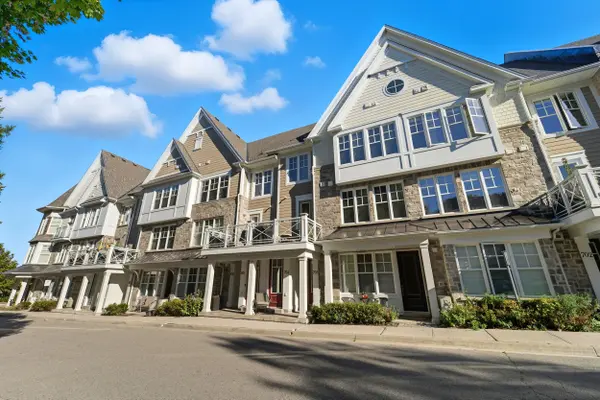 1011 Deta RD #703, Mississauga, ON L5E 0A2