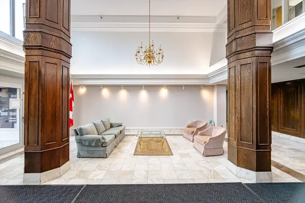 330 Mill ST S #711, Brampton, ON L6Y 3V3