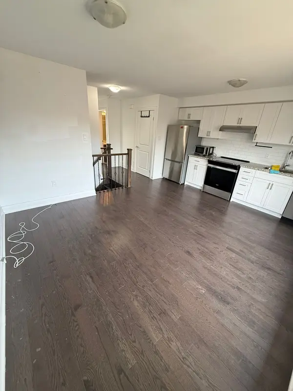 37 Wild Rose GDNS #2, Toronto W04, ON M6L 0A5