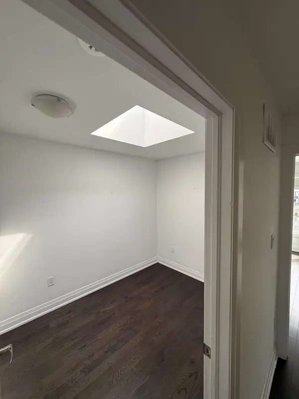 37 Wild Rose GDNS #2, Toronto W04, ON M6L 0A5