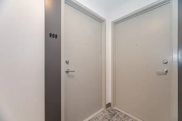 260 Malta AVE #909, Brampton, ON L6Y 0B5