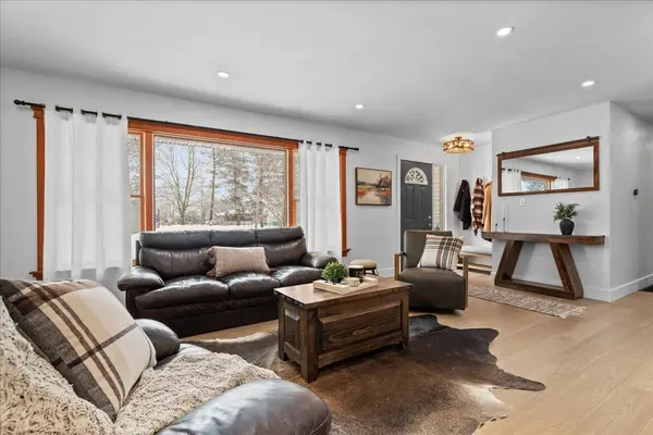 77 Chalk ST N, Huron East, ON N0K 1W0