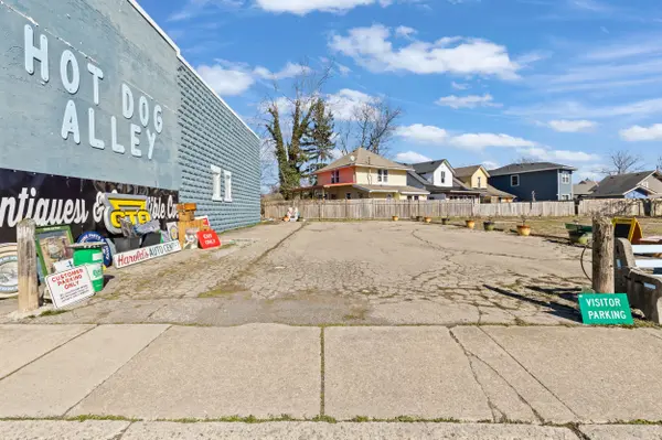 34 Queens CIR, Fort Erie, ON L0S 1B0