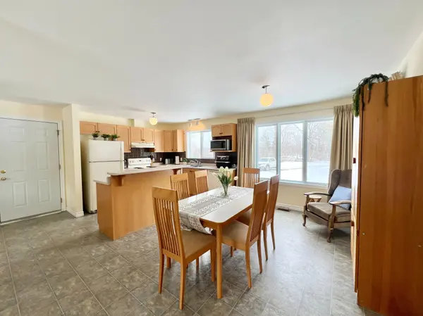 1297 Barry RD, Madoc, ON K0K 2K0