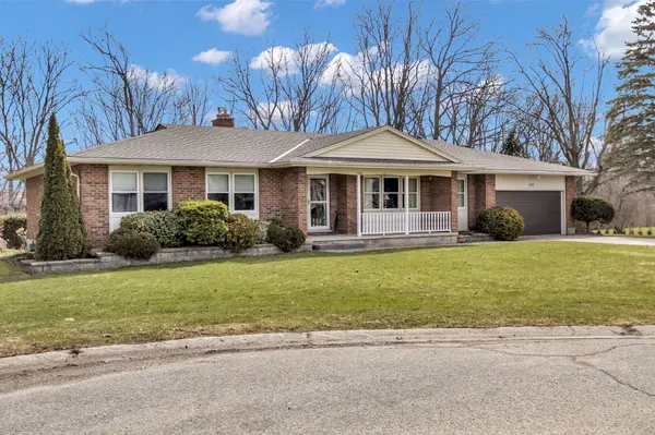 370 STATION ST, North Middlesex, ON N0M 2K0