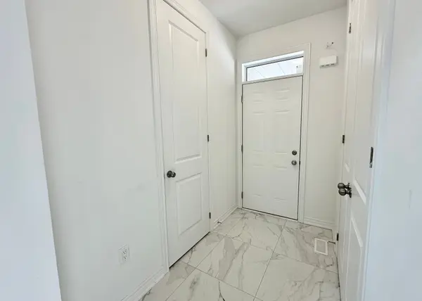 15 DAVINCI BLVD, Hamilton, ON L9B 1B7