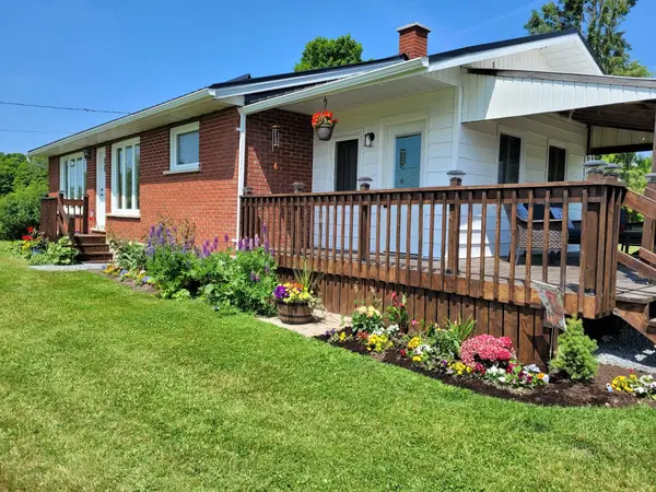 1352 County 43 Road HWY W, Montague, ON K0G 1N0