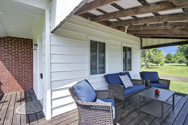 1352 County 43 Road HWY W, Montague, ON K0G 1N0