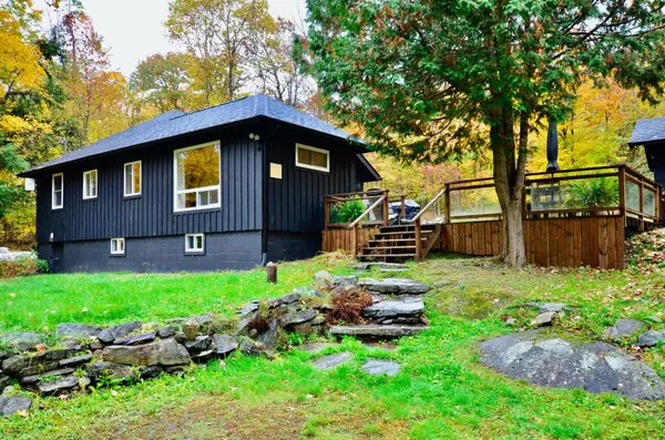 1279 Carlingford RD, Muskoka Lakes, ON P0B 1J0