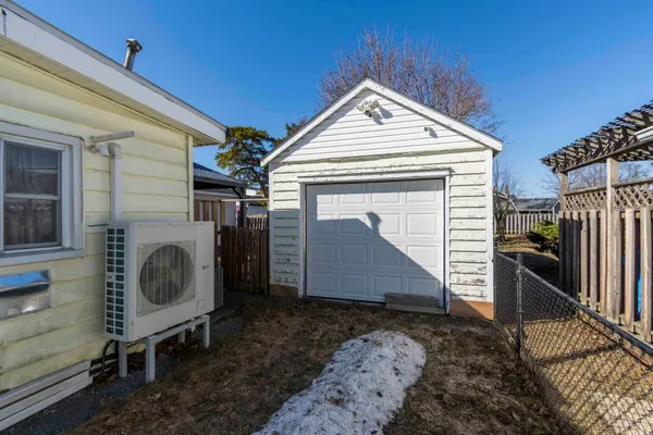 66 South John ST, Belleville, ON K8N 3E3