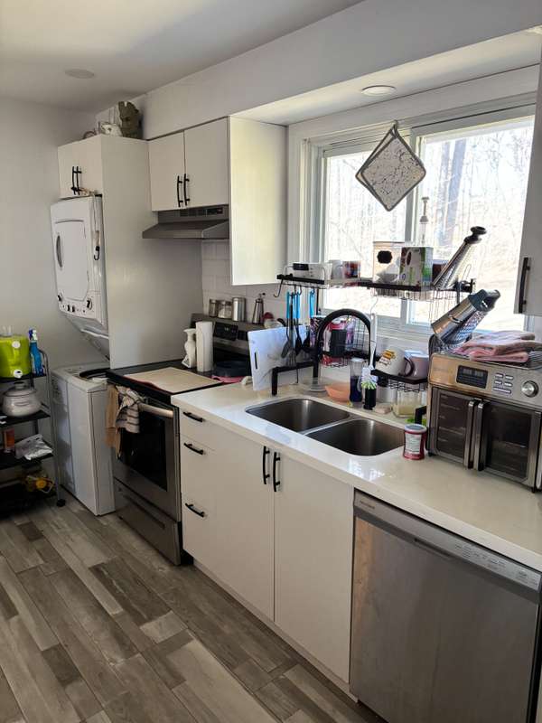 118 Sutherland ST E #UPPER, Haldimand, ON N3W 1C6