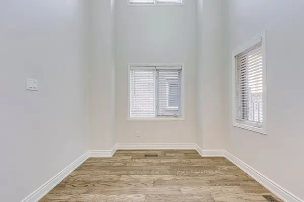 129 Harnesworth CRES, Hamilton, ON L8B 0J5