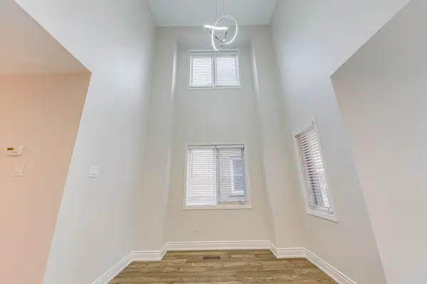 129 Harnesworth CRES, Hamilton, ON L8B 0J5