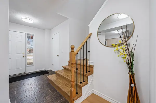 28 EUGENE DR, Guelph, ON N1L 1P6