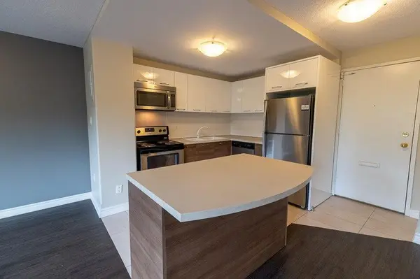 375 Scott ST #106, St. Catharines, ON L2M 3W3