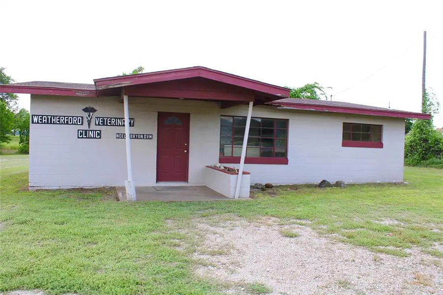 2301 Mineral Wells Highway, Weatherford, TX 76088