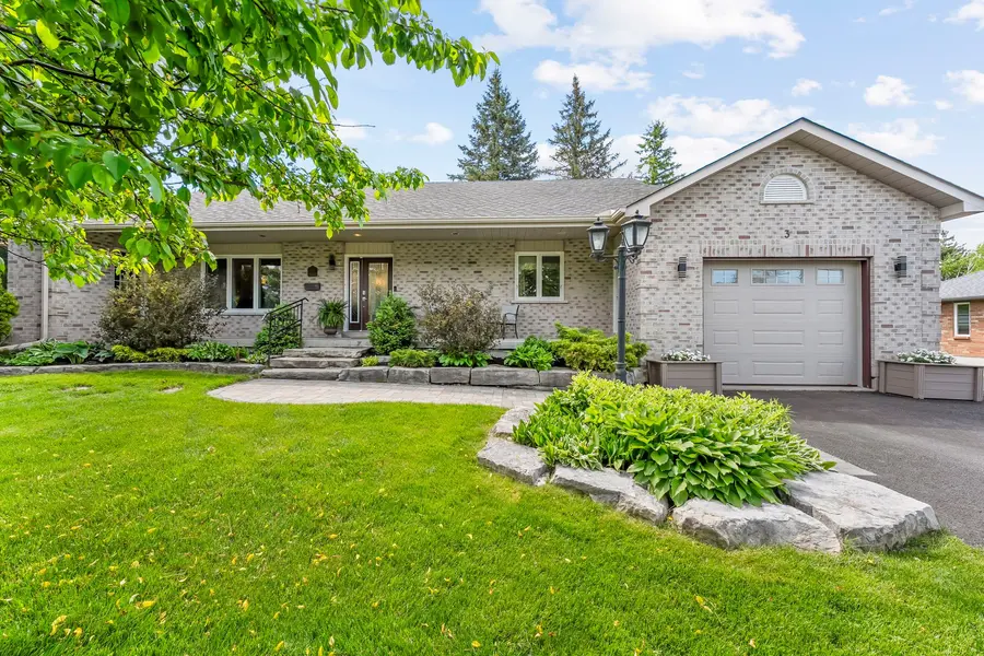 3 David DR, Kawartha Lakes, ON K9V 5G7