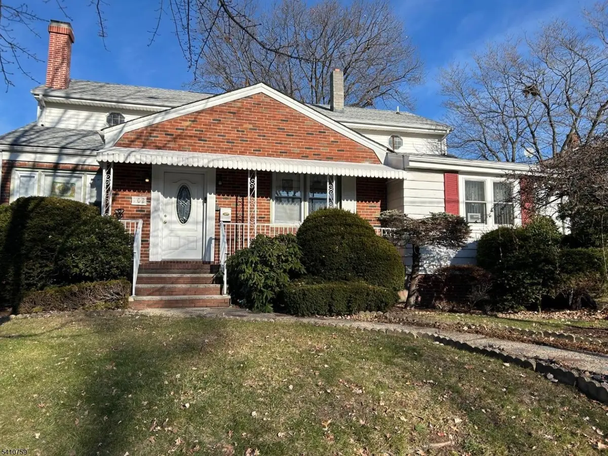 102 Scoles Ave, Clifton City, NJ 07012