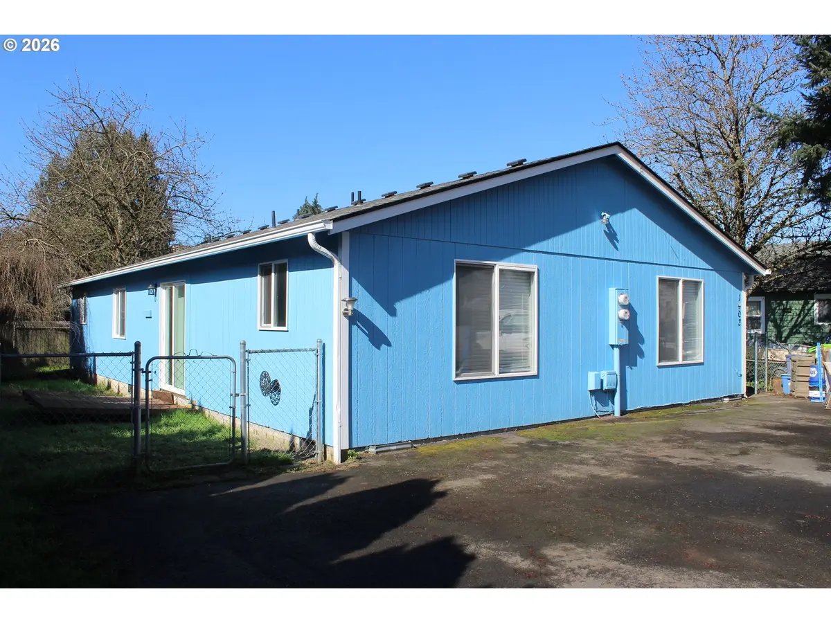 1403 N 4TH AVE, Kelso, WA 98626