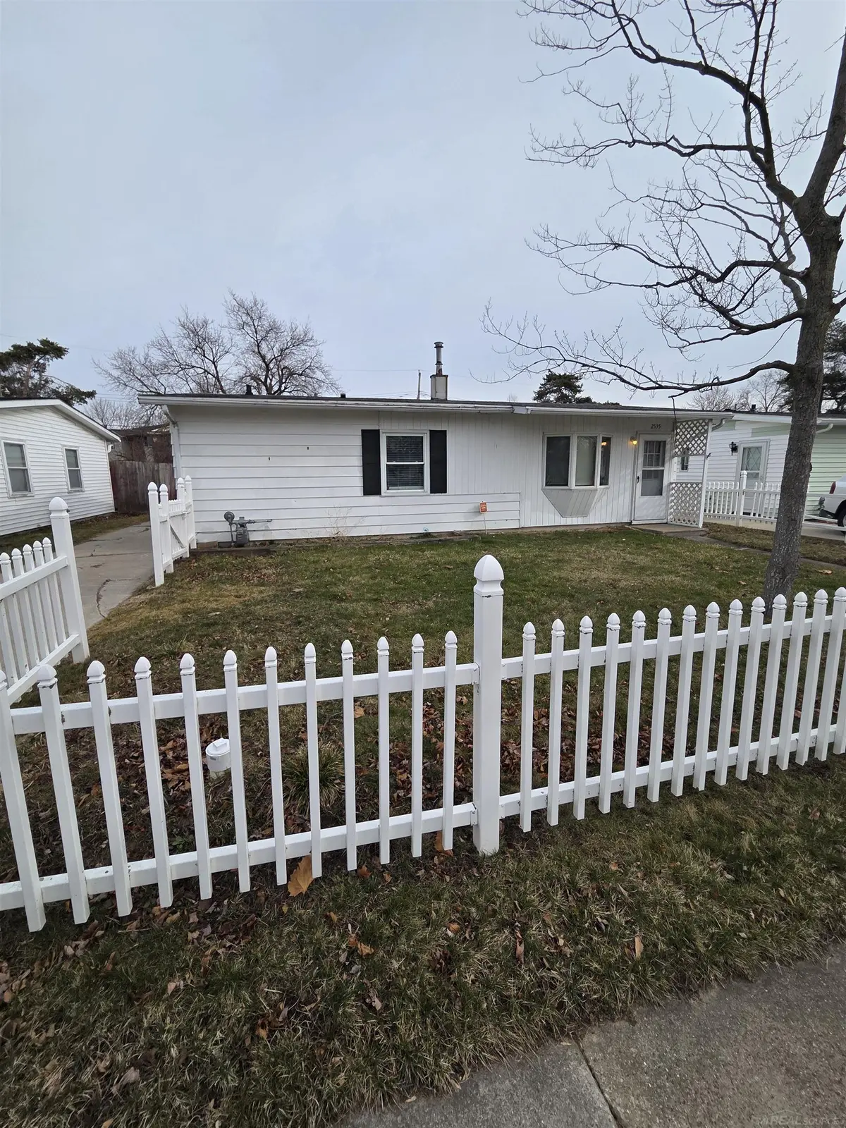 2535 Locust DR, Port Huron, MI 48060