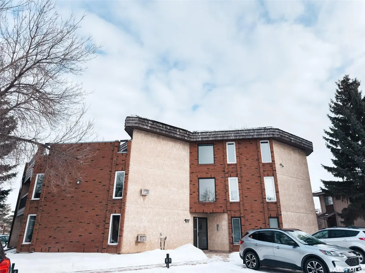 427 TAIT CRESCENT #201, Saskatoon, SK S7H 5L2