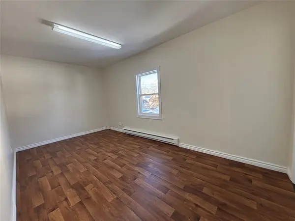 4 Edinburgh Drive, Mount Pearl, NL A1N 1E7