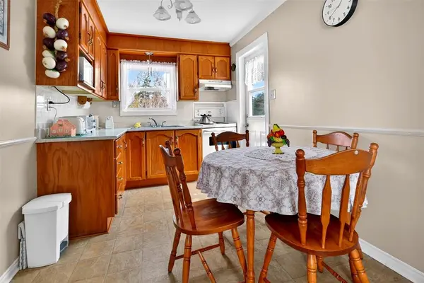 111 Commonwealth Avenue, Mount Pearl, NL A1N 1X1