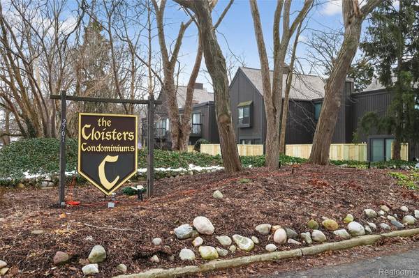 238 Falkirk CT, Kalamazoo Charter Township, MI 49006