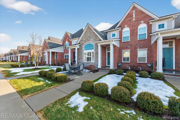 45678 Aragon LN, Canton Charter Township, MI 48187