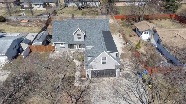 1117 Glendale ST, Midland, MI 48642