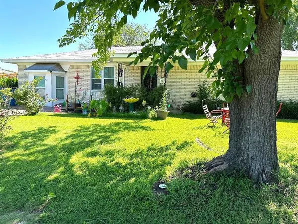 507 S Colorado Street, Whitney, TX 76692