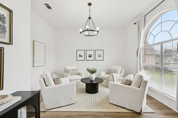 5620 S Archbridge Court, Arlington, TX 76017