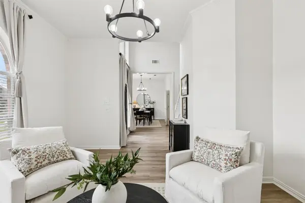 5620 S Archbridge Court, Arlington, TX 76017