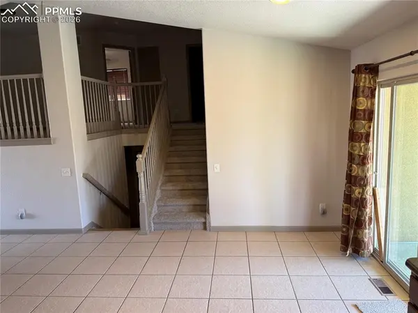 2308 Crestwood LN, Pueblo, CO 81008