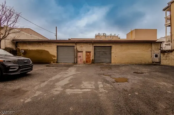 548 Ferry St, Newark City, NJ 07105