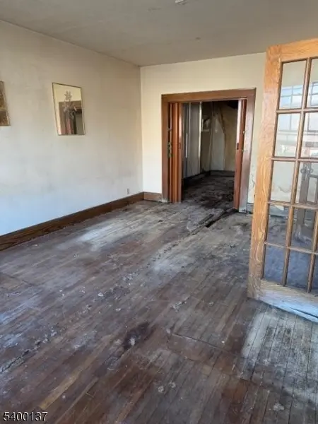 120 S Stiles St, Linden City, NJ 07036