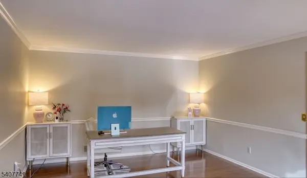 40 Rustic Trl, Raritan Twp., NJ 08822