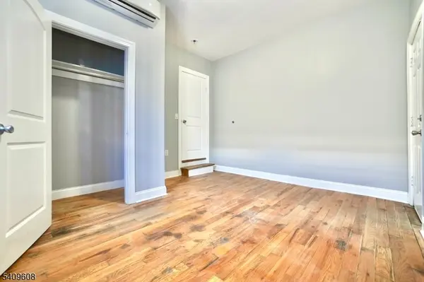 351 Mulberry St, Newark City, NJ 07102