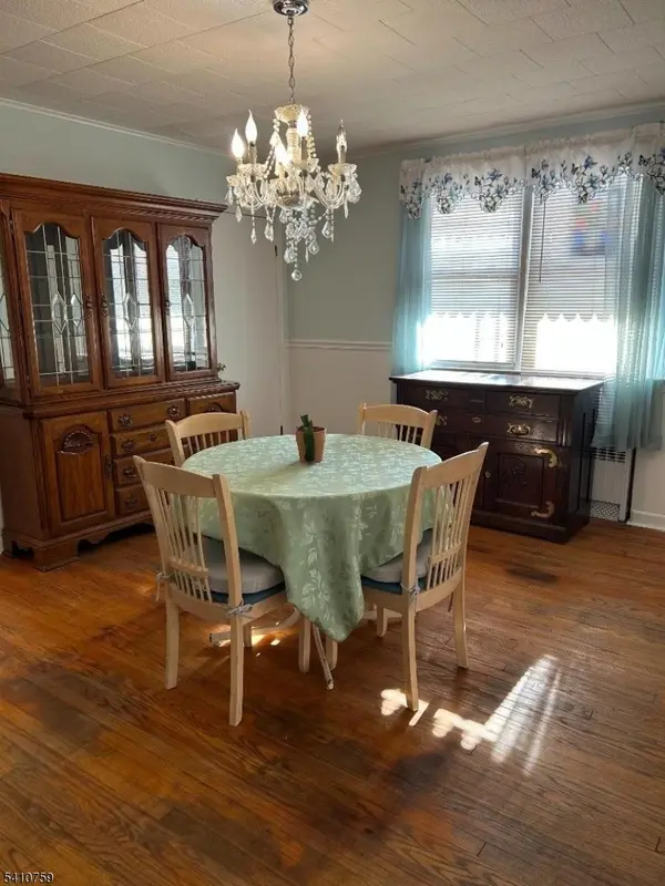 102 Scoles Ave, Clifton City, NJ 07012