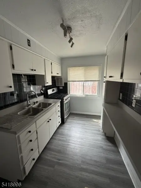 142 Tuxedo Pkwy #1, Newark City, NJ 07106