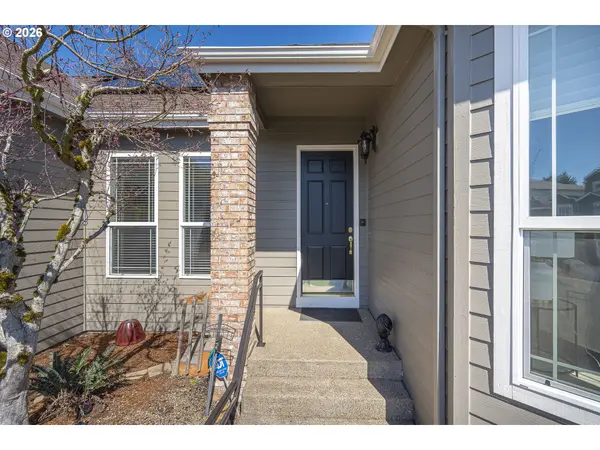 819 HAZELTINE AVE SE, Salem, OR 97306